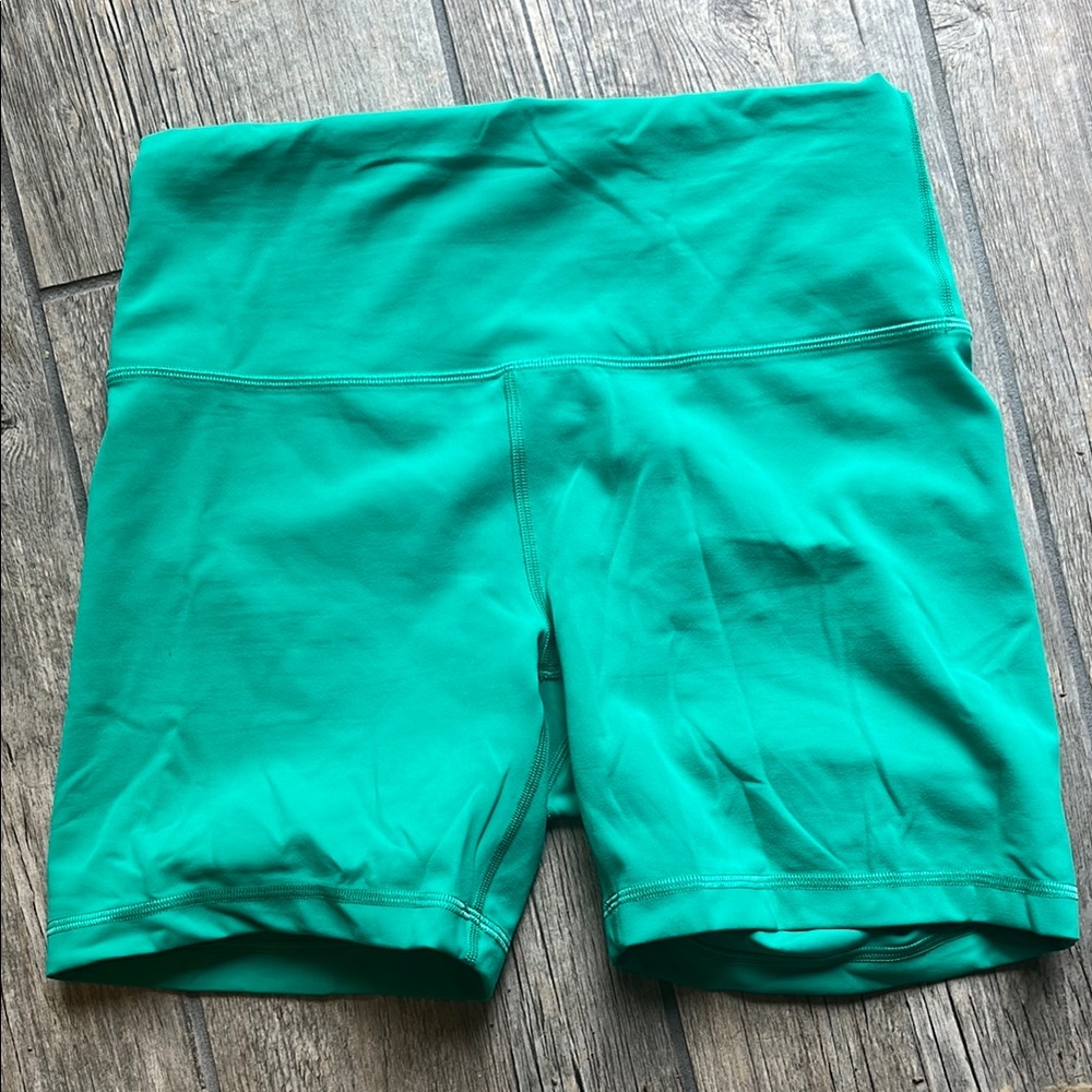Lululemon Wunder Train Bike Shorts